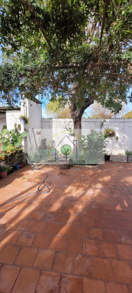 VENTA de CASA en ESQUINA - LA CAUTIVA, PARANA