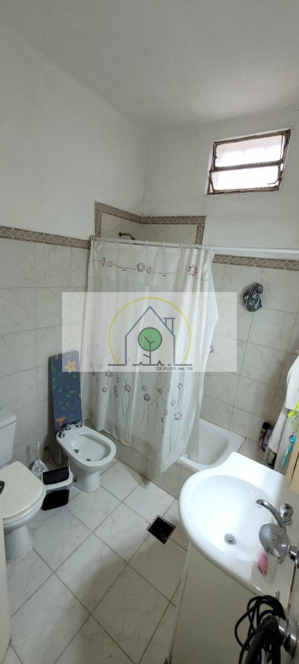 VENTA de CASA - AV. ALMAFUERTE, PARANA 